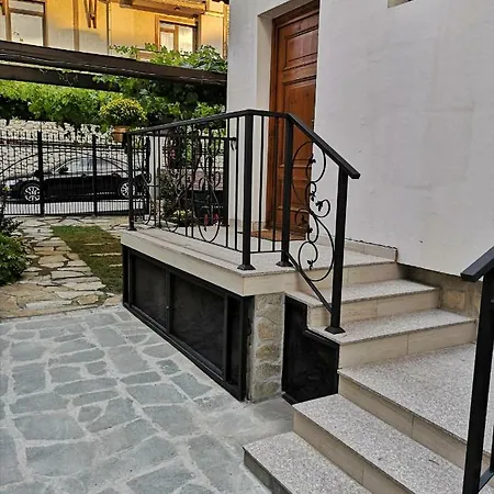 Ikonomov House Gasthof 4*